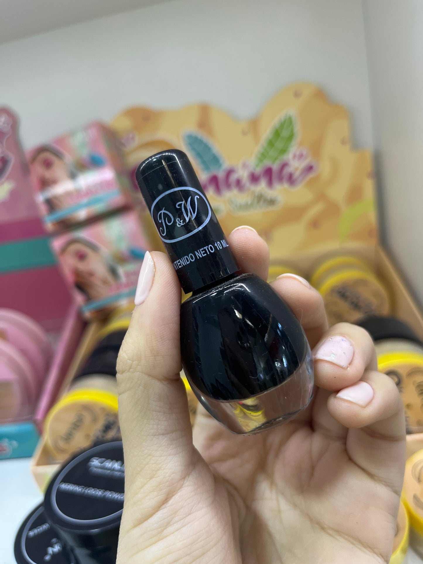 ESMALTES ECONÓMICOS TONOS ROSAS Y NEGRO